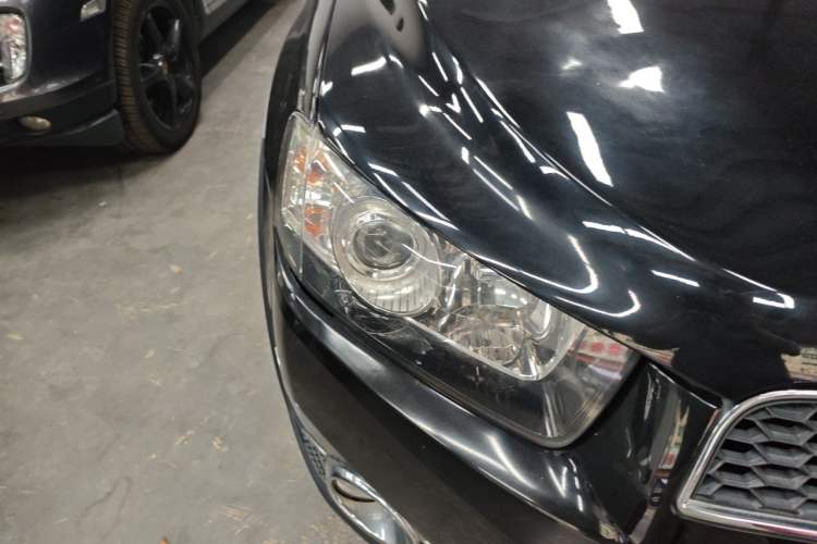 Used Chevrolet Captiva 2014 2.4L Two-Wheel Drive Urban Version 7 Seats Right Front Headlight