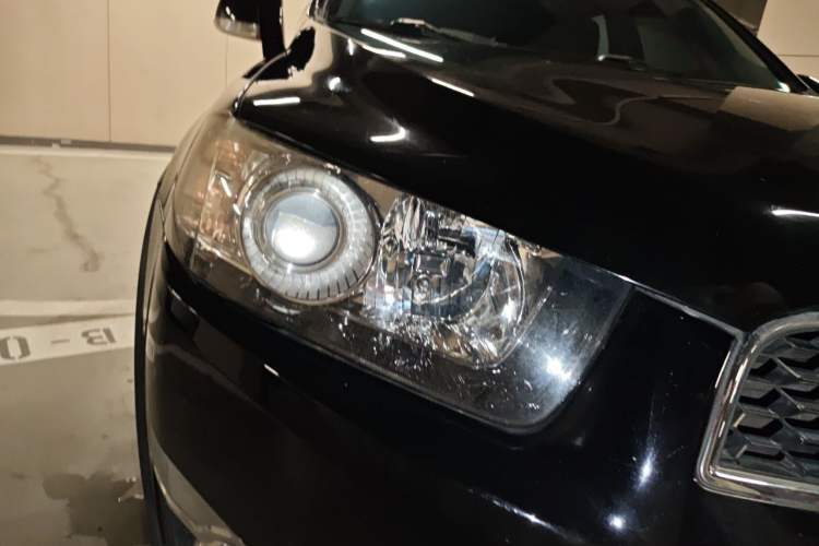 Used Chevrolet Captiva 2014 2.4L Two-Wheel Drive Urban Version 7 Seats Right Front Headlight
