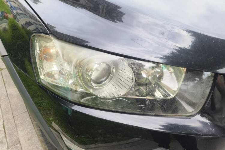 Used Chevrolet Captiva 2014 2.4L 4x4 Flagship Edition 7 Seats Right Front Headlight
