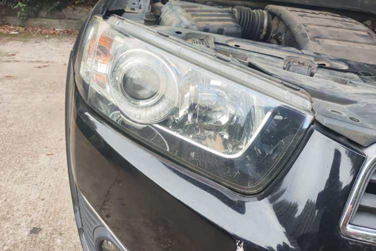 Used Chevrolet Captiva 2014 2.4L 4x4 Flagship Edition 7 Seats Right Front Headlight