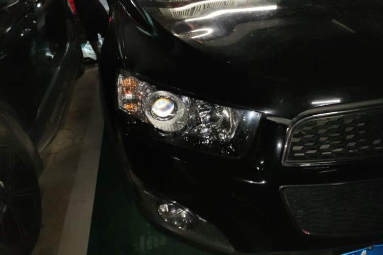 Used Chevrolet Captiva 2014 2.4L 4x4 Luxury Edition 5 Seats Right Front Headlight