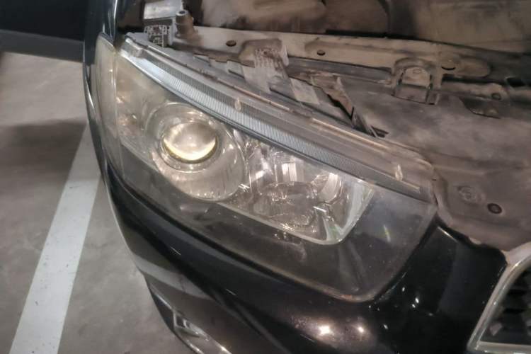 Used Chevrolet Captiva 2014 2.4L 4x4 Flagship Edition 7 Seats Right Front Headlight