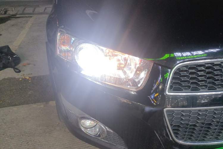 Used Chevrolet Captiva 2014 2.4L 4x4 Flagship Edition 7 Seats Right Front Headlight