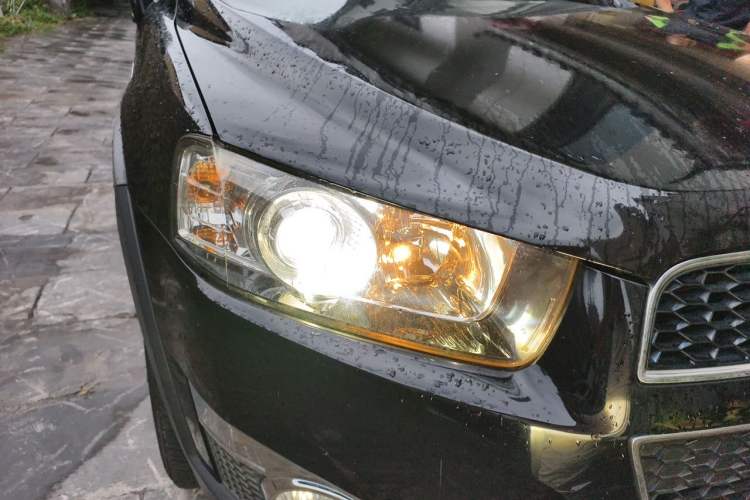 Used Chevrolet Captiva 2014 2.4L 4x4 Flagship Edition 7 Seats Right Front Headlight