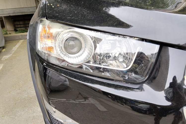 Used Chevrolet Captiva 2014 2.4L Two-Wheel Drive City Edition 5 Seats Right Front Headlight