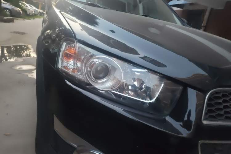 Used Chevrolet Captiva 2014 2.4L 4x4 Luxury Edition 5 Seats Right Front Headlight