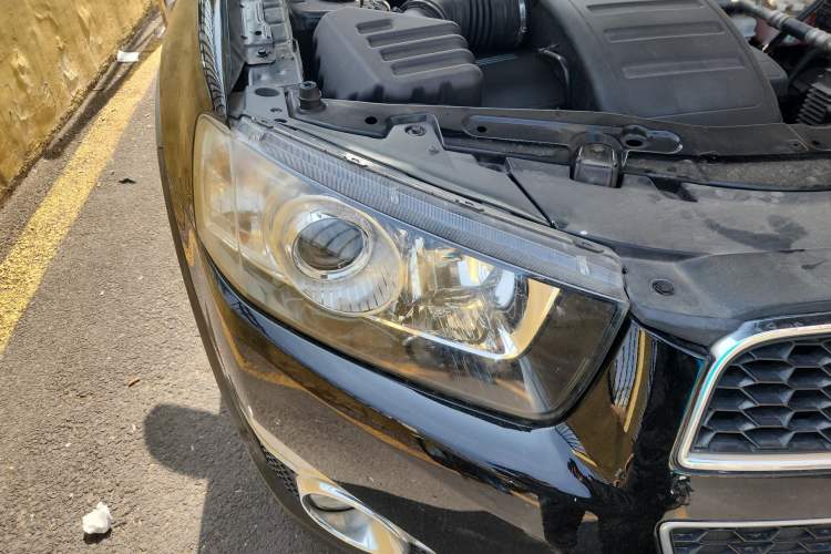 Used Chevrolet Captiva 2014 2.4L 4x4 Flagship Edition 7 Seats Right Front Headlight