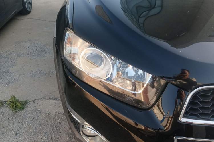 Used Chevrolet Captiva 2014 2.4L 4x4 Flagship Edition 7 Seats Right Front Headlight
