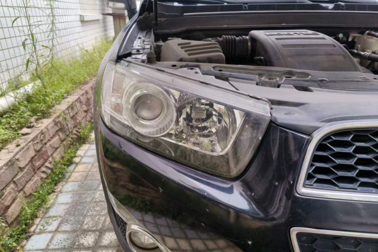 Used Chevrolet Captiva 2014 2.4L Two-Wheel Drive Urban Version 7 Seats Right Front Headlight