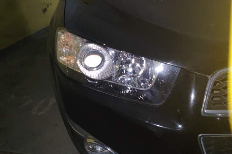 Used Chevrolet Captiva 2014 2.4L 4x4 Luxury Edition 5 Seats Right Front Headlight