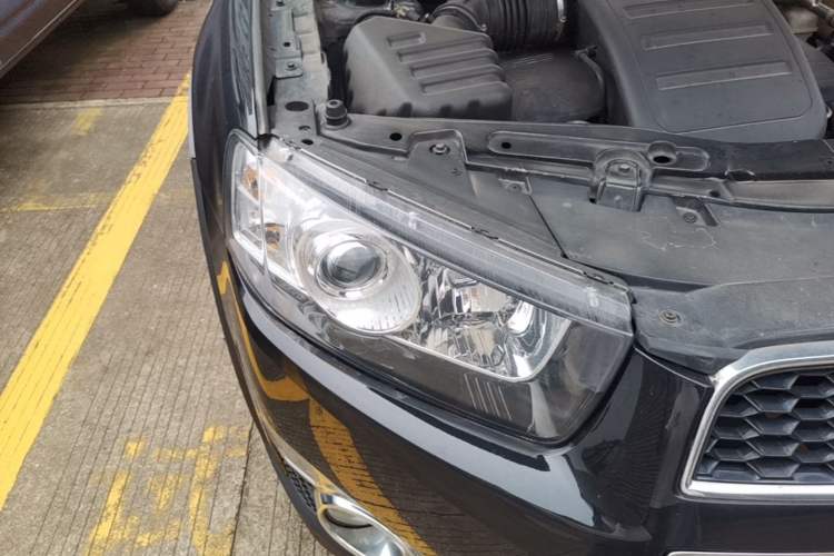 Used Chevrolet Captiva 2014 2.4L Two-Wheel Drive City Edition 5 Seats Right Front Headlight