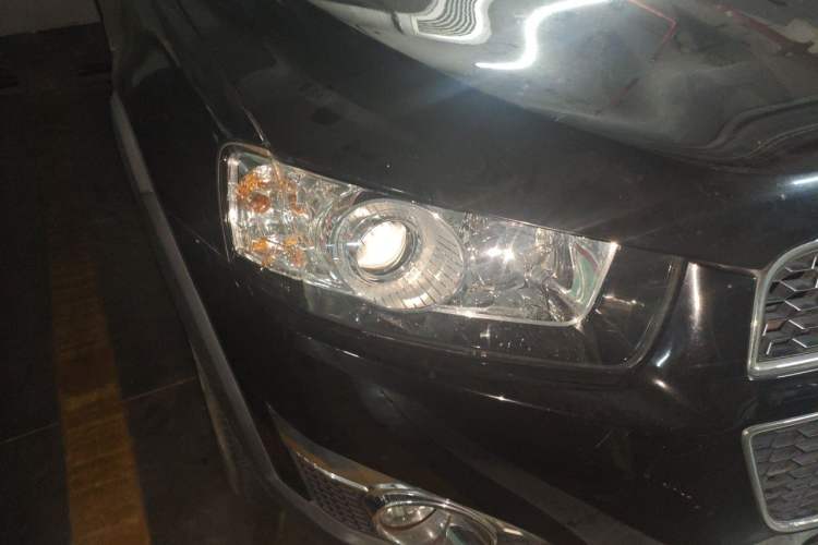 Used Chevrolet Captiva 2014 2.4L Two-Wheel Drive Urban Version 7 Seats Right Front Headlight
