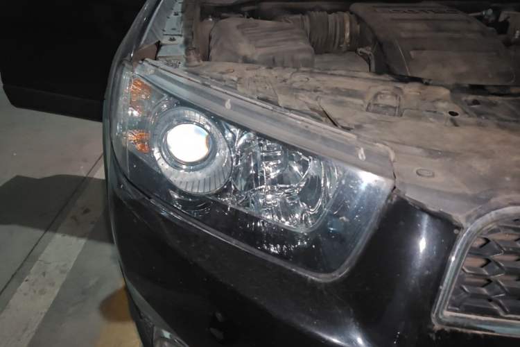 Used Chevrolet Captiva 2014 2.4L 4x4 Flagship Edition 7 Seats Right Front Headlight
