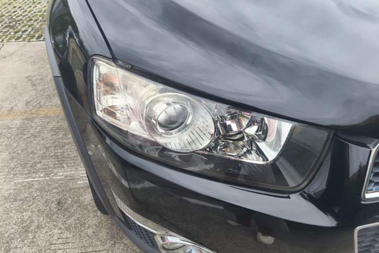 Used Chevrolet Captiva 2014 2.4L 4x4 Flagship Edition 7 Seats Right Front Headlight