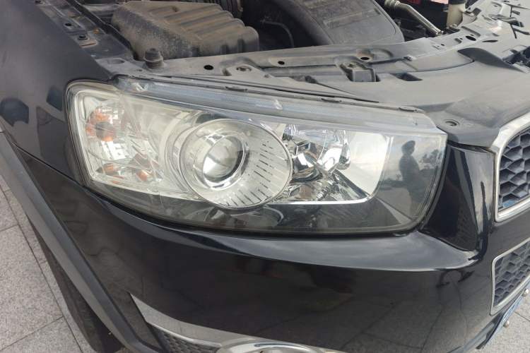 Used Chevrolet Captiva 2014 2.4L 4x4 Flagship Edition 7 Seats Right Front Headlight
