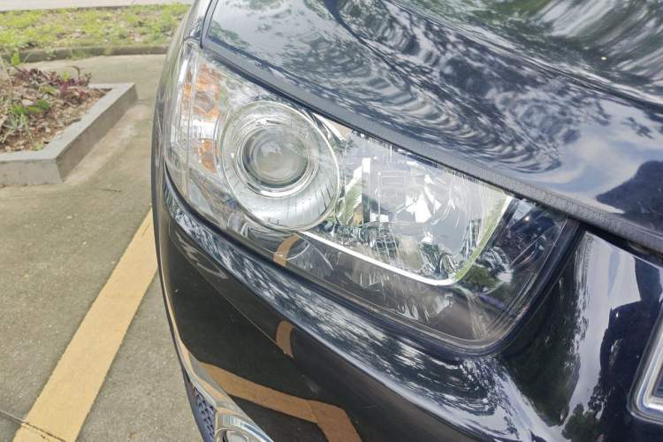 Used Chevrolet Captiva 2014 2.4L Two-Wheel Drive Urban Version 7 Seats Right Front Headlight