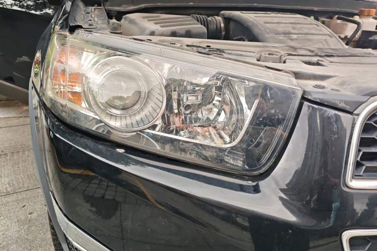 Used Chevrolet Captiva 2014 2.4L 4x4 Flagship Edition 7 Seats Right Front Headlight