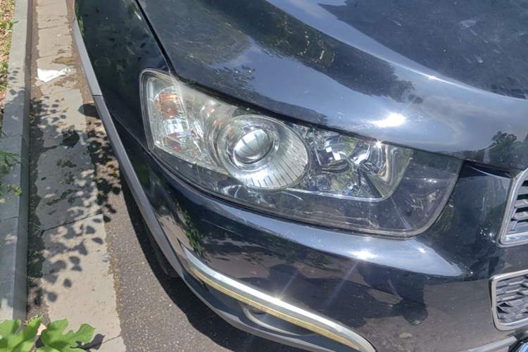 Used Chevrolet Captiva 2014 2.4L Two-Wheel Drive Urban Version 7 Seats Right Front Headlight