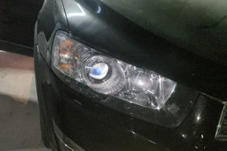 Used Chevrolet Captiva 2014 2.4L Two-Wheel Drive Urban Version 7 Seats Right Front Headlight