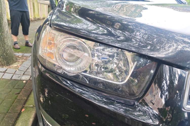 Used Chevrolet Captiva 2014 2.4L 4x4 Flagship Edition 7 Seats Right Front Headlight
