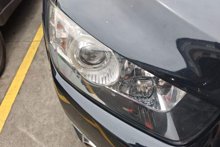 Used Chevrolet Captiva 2014 2.4L Two-Wheel Drive Urban Version 7 Seats Right Front Headlight