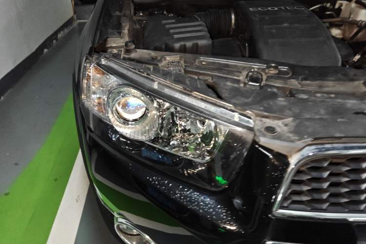 Used Chevrolet Captiva 2014 2.4L Two-Wheel Drive Urban Version 7 Seats Right Front Headlight