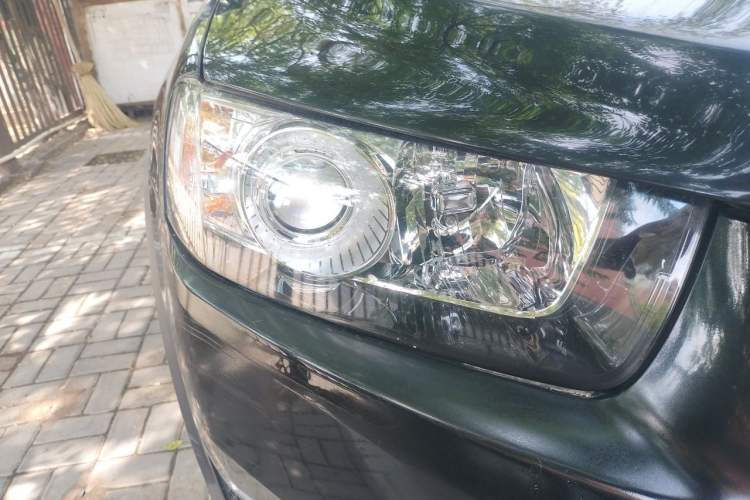 Used Chevrolet Captiva 2014 2.4L Two-Wheel Drive Urban Version 7 Seats Right Front Headlight