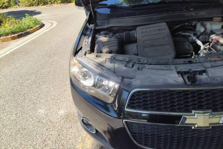 Used Chevrolet Captiva 2014 2.4L 4x4 Flagship Edition 7 Seats Right Front Headlight