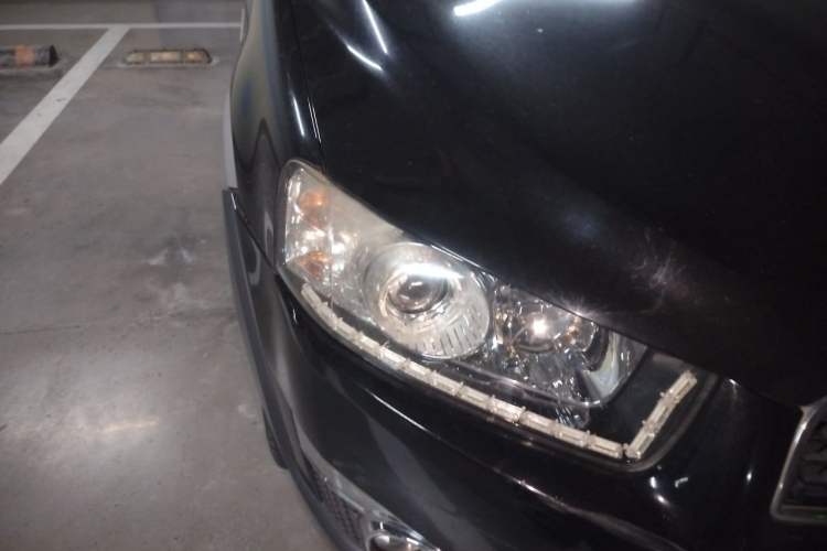 Used Chevrolet Captiva 2014 2.4L 4x4 Luxury Edition 5 Seats Right Front Headlight