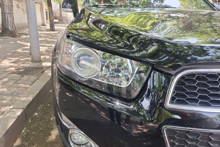 Used Chevrolet Captiva 2014 2.4L Two-Wheel Drive Urban Version 7 Seats Right Front Headlight