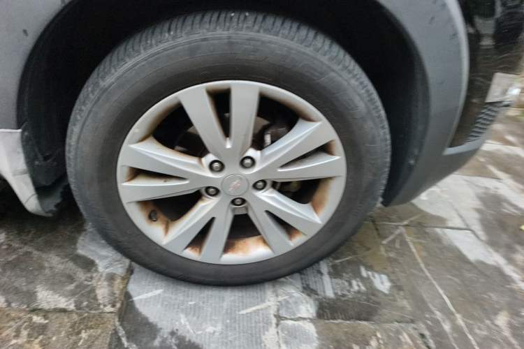 Used Chevrolet Captiva 2014 2.4L 4x4 Flagship Edition 7 Seats Right Front Wheel Hub