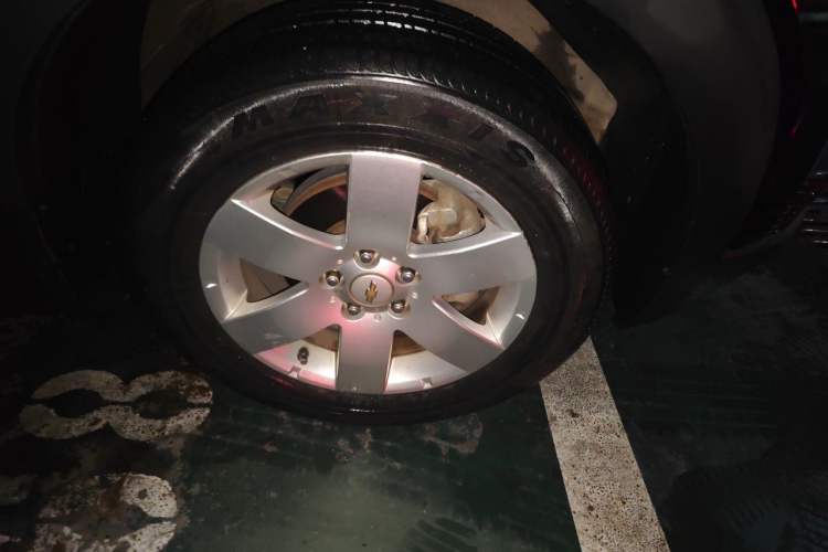Used Chevrolet Captiva 2014 2.4L Two-Wheel Drive City Edition 5 Seats Right Front Wheel Hub