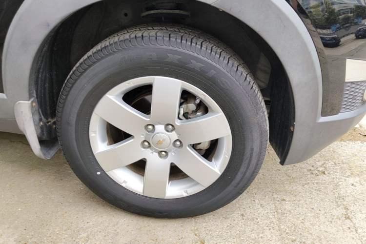 Used Chevrolet Captiva 2014 2.4L Two-Wheel Drive City Edition 5 Seats Right Front Wheel Hub