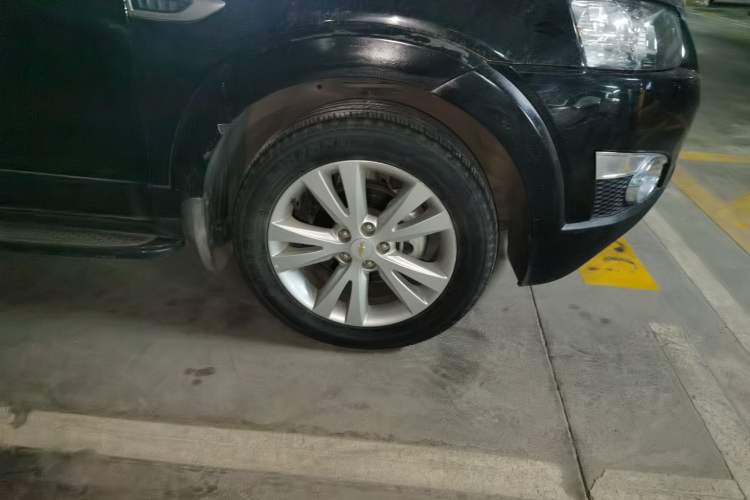 Used Chevrolet Captiva 2014 2.4L 4x4 Flagship Edition 7 Seats Right Front Wheel Hub
