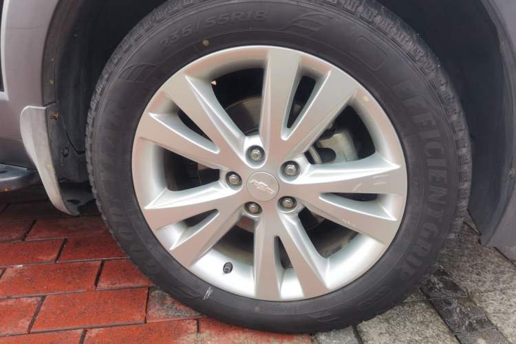 Used Chevrolet Captiva 2014 2.4L 4x4 Flagship Edition 7 Seats Right Front Wheel Hub