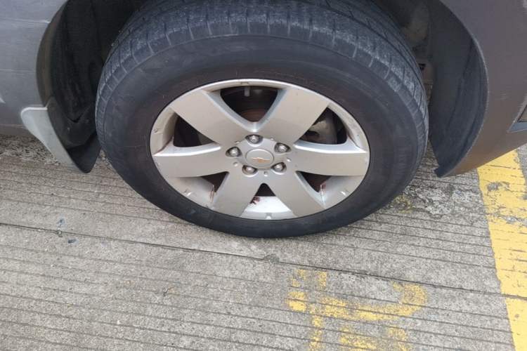 Used Chevrolet Captiva 2014 2.4L Two-Wheel Drive City Edition 5 Seats Right Front Wheel Hub