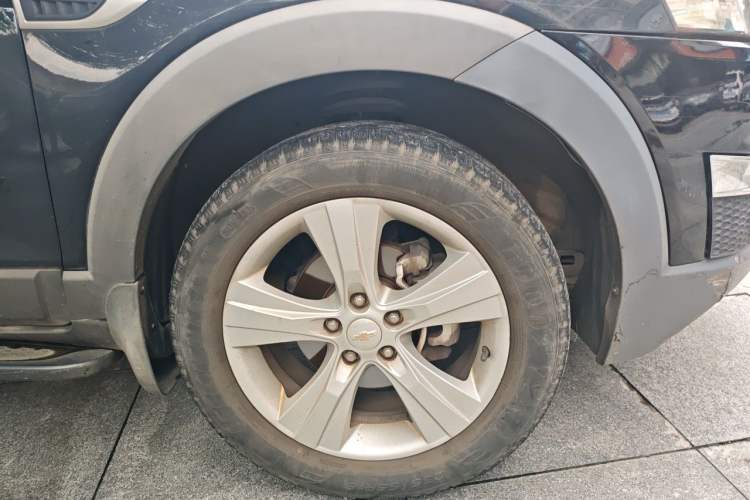 Used Chevrolet Captiva 2014 2.4L 4x4 Flagship Edition 7 Seats Right Front Wheel Hub