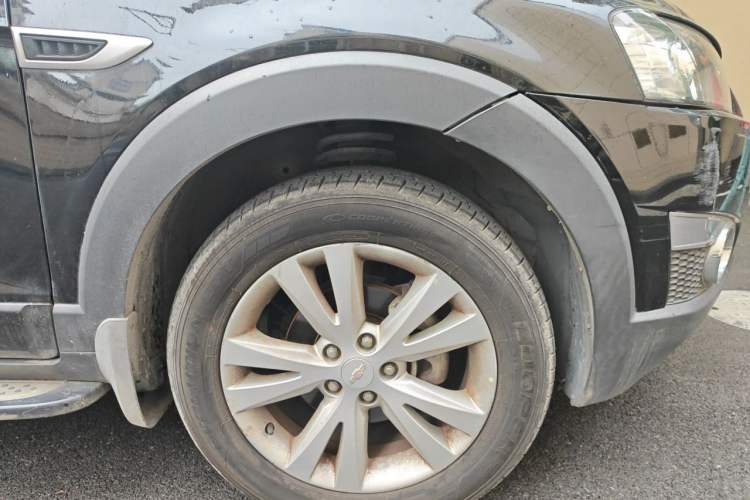 Used Chevrolet Captiva 2014 2.4L 4x4 Flagship Edition 7 Seats Right Front Wheel Hub