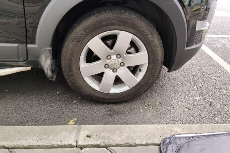 Used Chevrolet Captiva 2014 2.4L Two-Wheel Drive City Edition 5 Seats Right Front Wheel Hub
