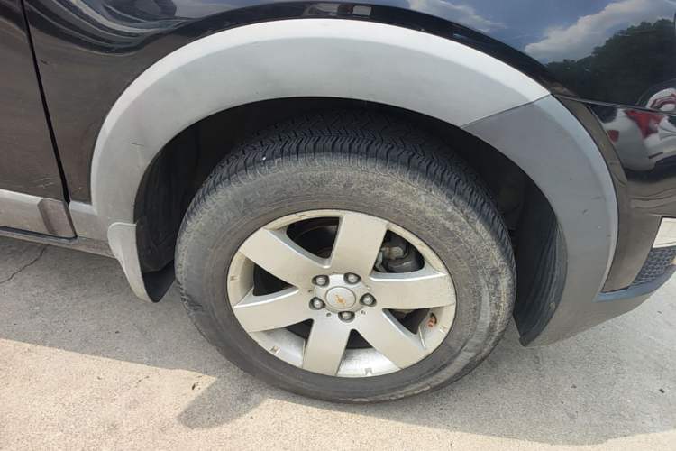 Used Chevrolet Captiva 2014 2.4L Two-Wheel Drive City Edition 5 Seats Right Front Wheel Hub