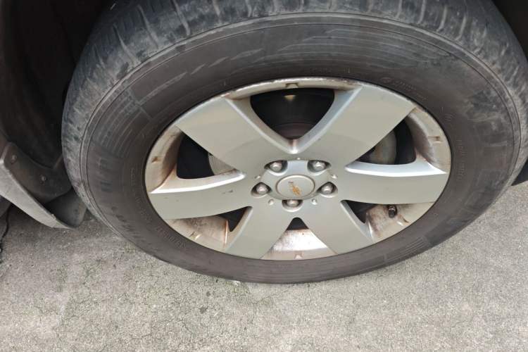 Used Chevrolet Captiva 2014 2.4L Two-Wheel Drive Urban Version 7 Seats Right Front Wheel Hub