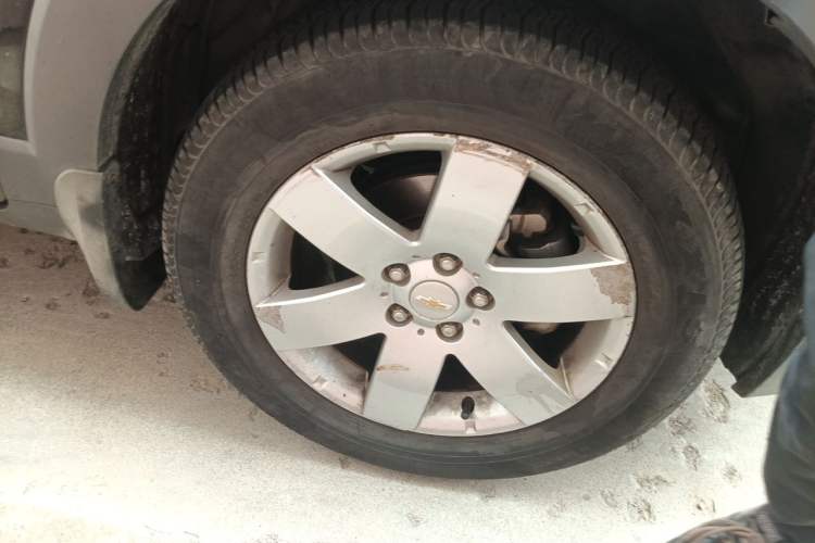 Used Chevrolet Captiva 2014 2.4L Two-Wheel Drive City Edition 5 Seats Right Front Wheel Hub