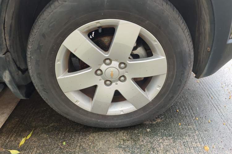 Used Chevrolet Captiva 2014 2.4L Two-Wheel Drive City Edition 5 Seats Right Front Wheel Hub
