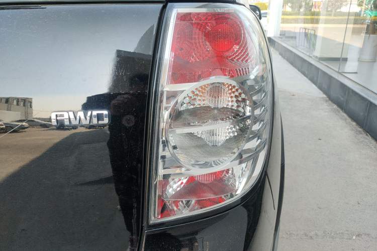 Used Chevrolet Captiva 2014 2.4L 4x4 Flagship Edition 7 Seats Right Rear Taillight