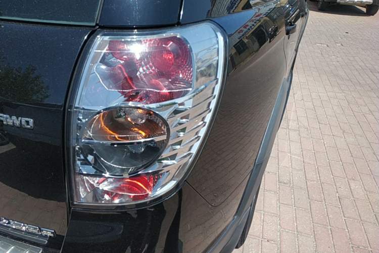 Used Chevrolet Captiva 2014 2.4L 4x4 Flagship Edition 7 Seats Right Rear Taillight