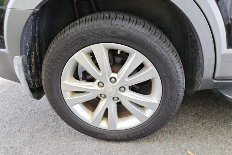 Used Chevrolet Captiva 2014 2.4L 4x4 Flagship Edition 7 Seats Right Rear Wheel Hub