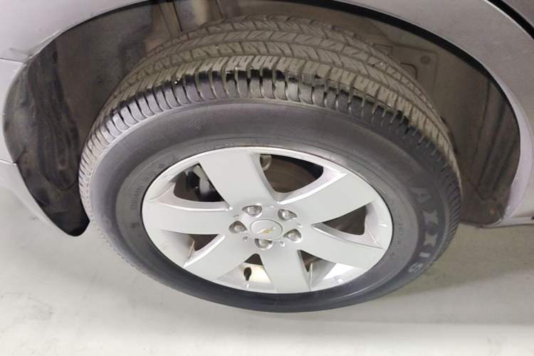 Used Chevrolet Captiva 2014 2.4L Two-Wheel Drive Urban Version 7 Seats Right Rear Wheel Hub