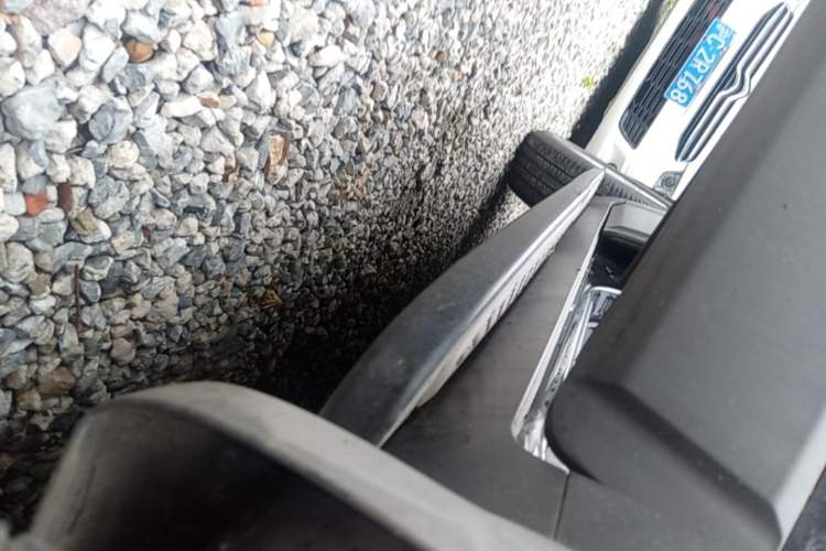 Used Chevrolet Captiva 2014 2.4L Two-Wheel Drive Urban Version 7 Seats Right Side Sill