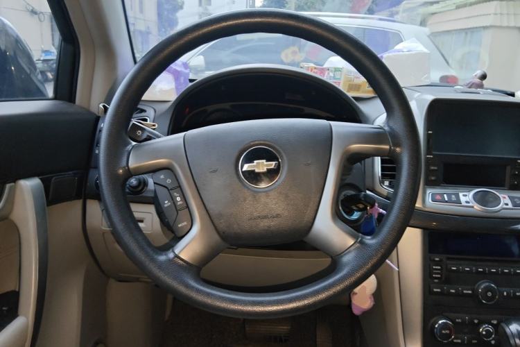 Used Chevrolet Captiva 2014 2.4L 4x4 Luxury Edition 5 Seats Steering Wheel