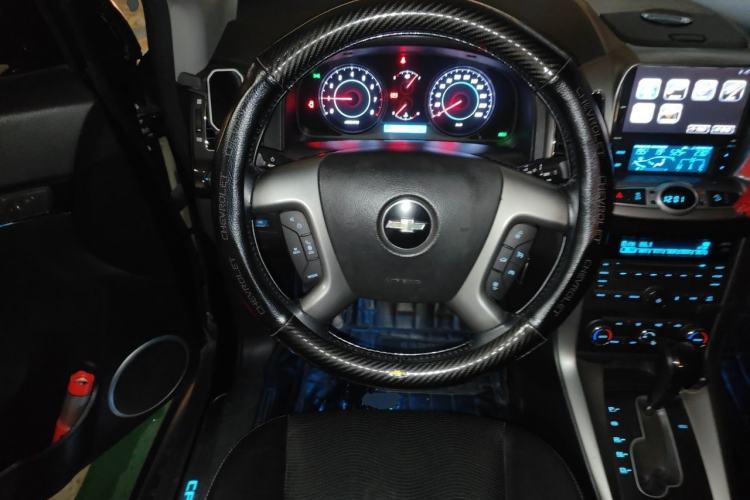 Used Chevrolet Captiva 2014 2.4L 4x4 Flagship Edition 7 Seats Steering Wheel